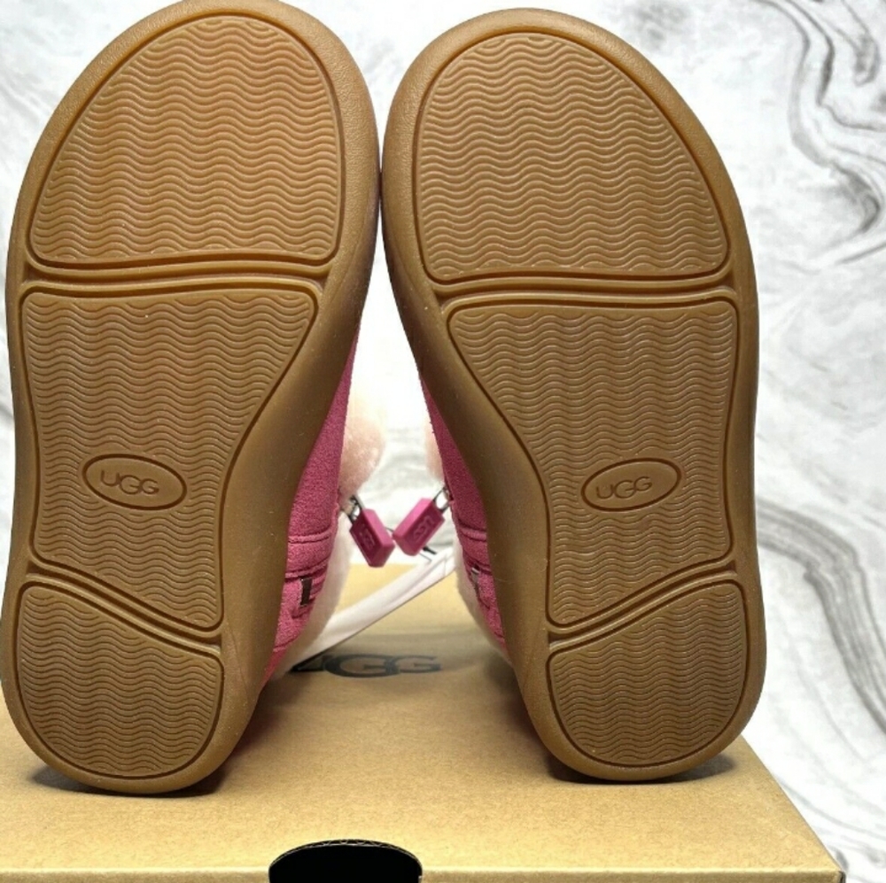NIB UGG RAMONA TODDLER (AUTHENTIC) SHEEPSKIN BOOTS SIZE 7 PINK 💖 ADORABLE 🎀 - Picture 4 of 14